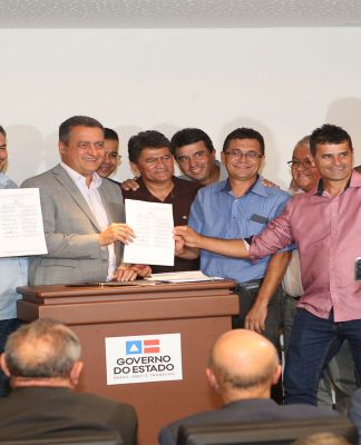 Governo formaliza consórcios para policlínicas em três regiões