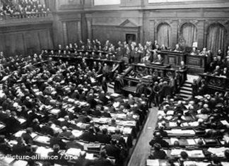 Estado social criado por Carta de Weimar está ameaçado pelo autoritarismo