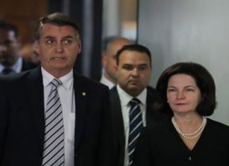 Bolsonaro insinua que Dodge está aparelhando PGR no fim do mandato