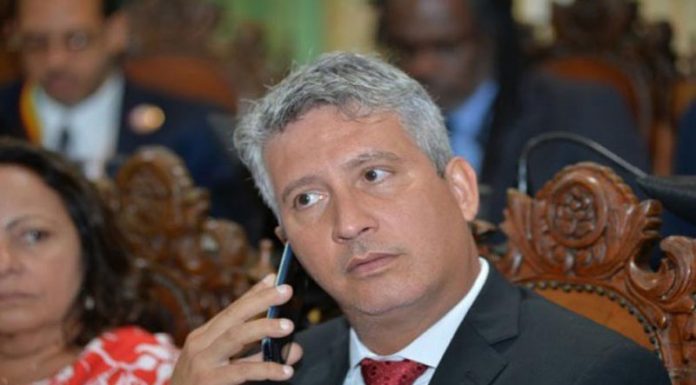 Salvador: Câmara aprova projeto que proíbe arrastão na ‘Quarta-feira de Cinzas’ Na avaliação de Carballal, vereador autor do projeto, o Carnaval deve se adequar às tradições religiosas