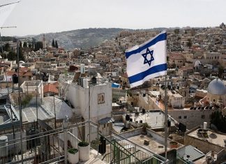 Mudança da embaixada brasileira em Israel visa atender pressão da bancada evangélica, diz analista