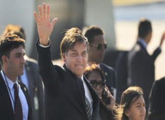 Bolsonaro descarta aumentar impostos sobre cerveja, cigarro e itens com açúcar