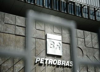 Sindicalista: demissão de empregados da Petrobras no Paraná é ‘balão de ensaio’ para o resto do país